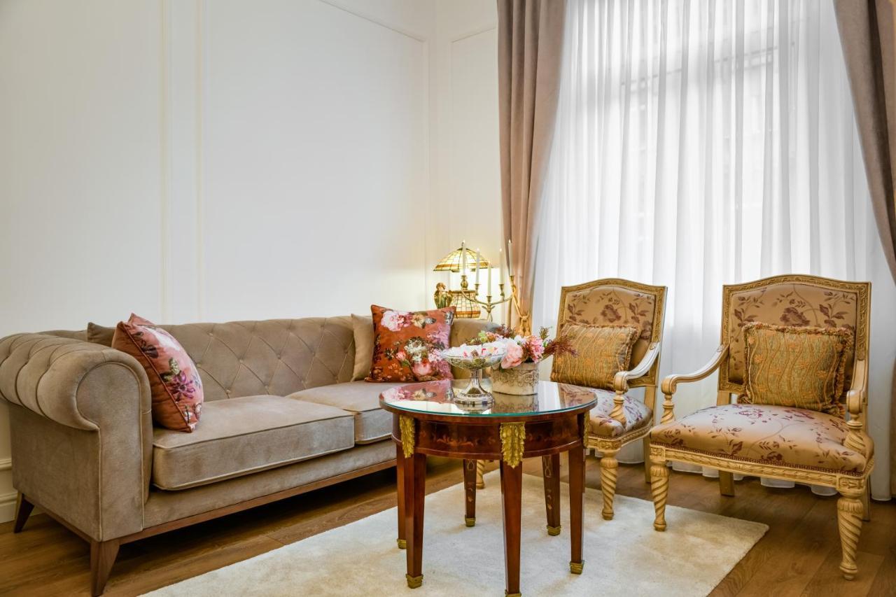 Luxury Class - 1st Floor, Large Apartment, Downtown, Newly Renovated, Fast Wifi, 4x Air Conditioning Apartman Zagreb