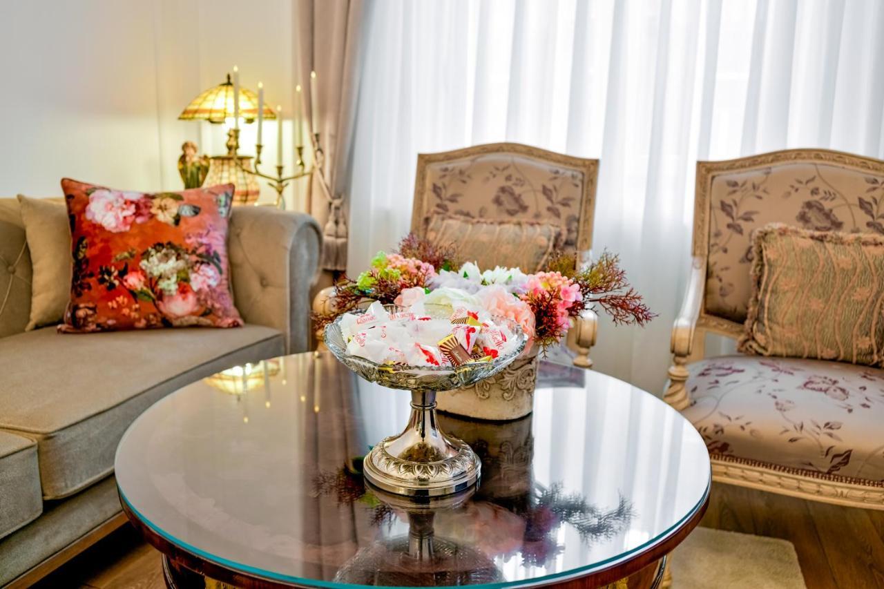 Luxury Class - 1st Floor, Large Apartment, Downtown, Newly Renovated, Fast Wifi, 4x Air Conditioning Apartman *