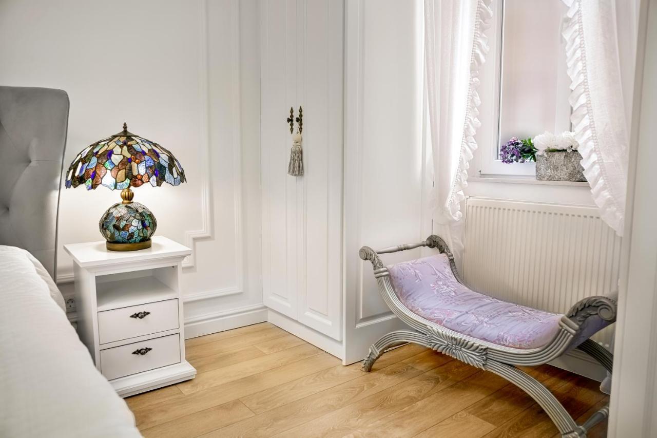 Apartman Luxury Class - 1st Floor, Large Apartment, Downtown, Newly Renovated, Fast Wifi, 4x Air Conditioning Zagreb